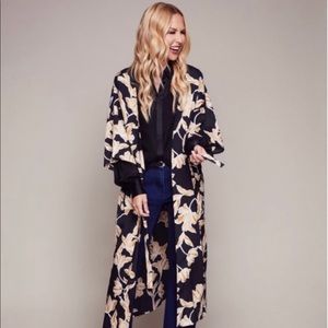 NWT, Maison Du Soir Floral Robe, size S/M